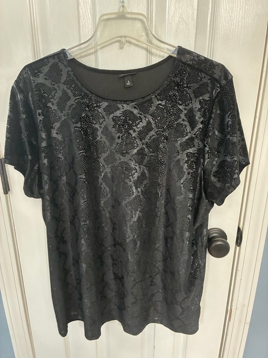 torrid Tops - torrid Black Shimmer Snake-Print Short Sleeve Tee. Size 3.